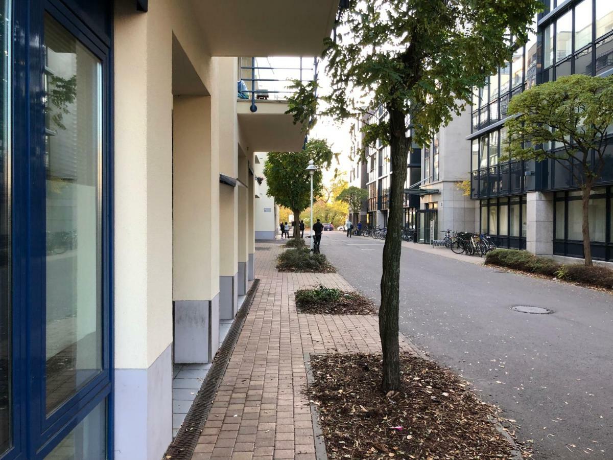 Sonnige Wohnung Im Zentrum Mit Terrasse U Tiefgarage - Netflix & Prime Leipzig Extérieur photo